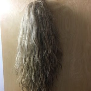 Blonde wavy lacefront wig